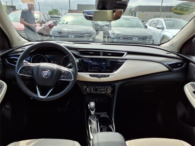 Vehicle image 14 of 27