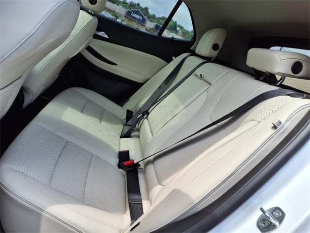Vehicle image 19 of 27