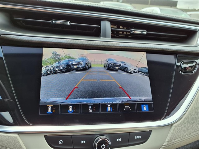 Vehicle image 25 of 27