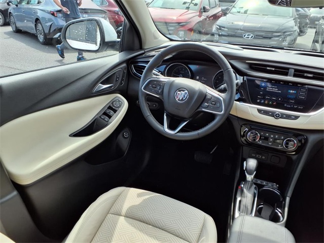 Vehicle image 13 of 27