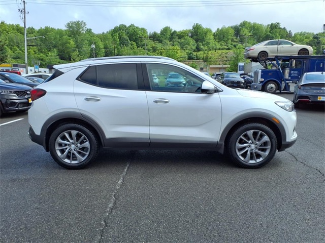 Vehicle image 3 of 27