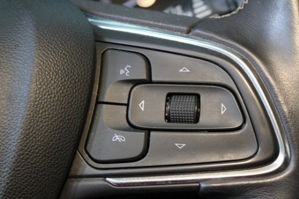 Vehicle image 16 of 21