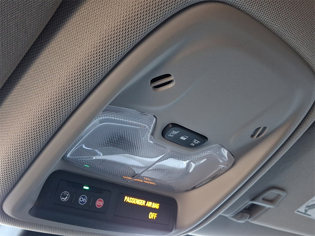 Vehicle image 22 of 30