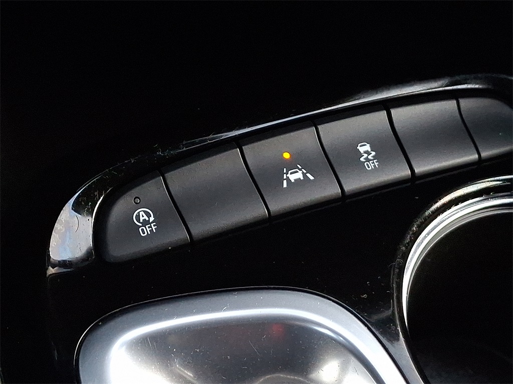 Vehicle image 27 of 30