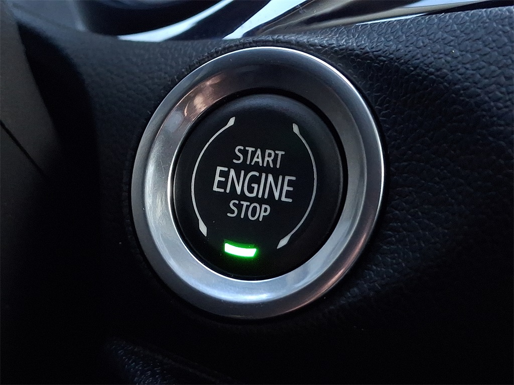 Vehicle image 28 of 30