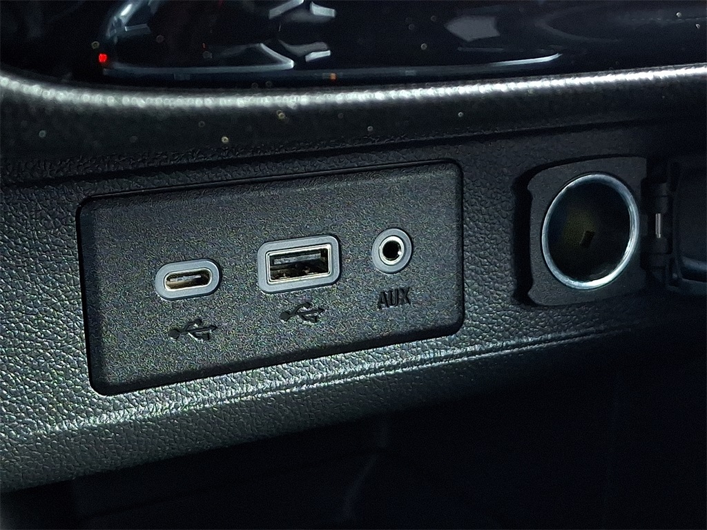 Vehicle image 20 of 30