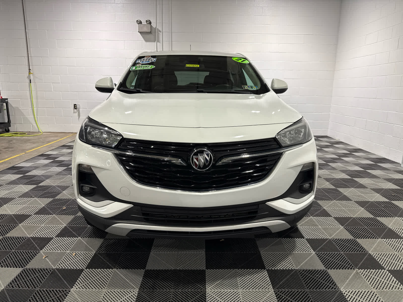 2021 Buick Encore GX Preferred Image 2 of 30