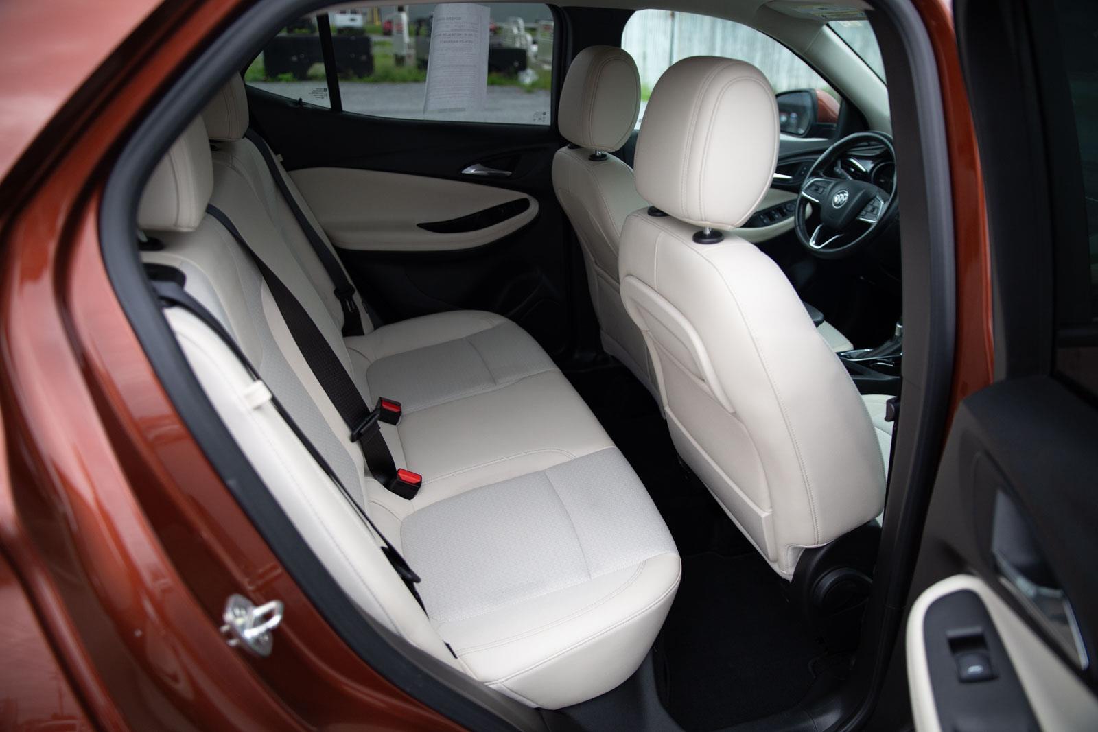 Vehicle image 23 of 25