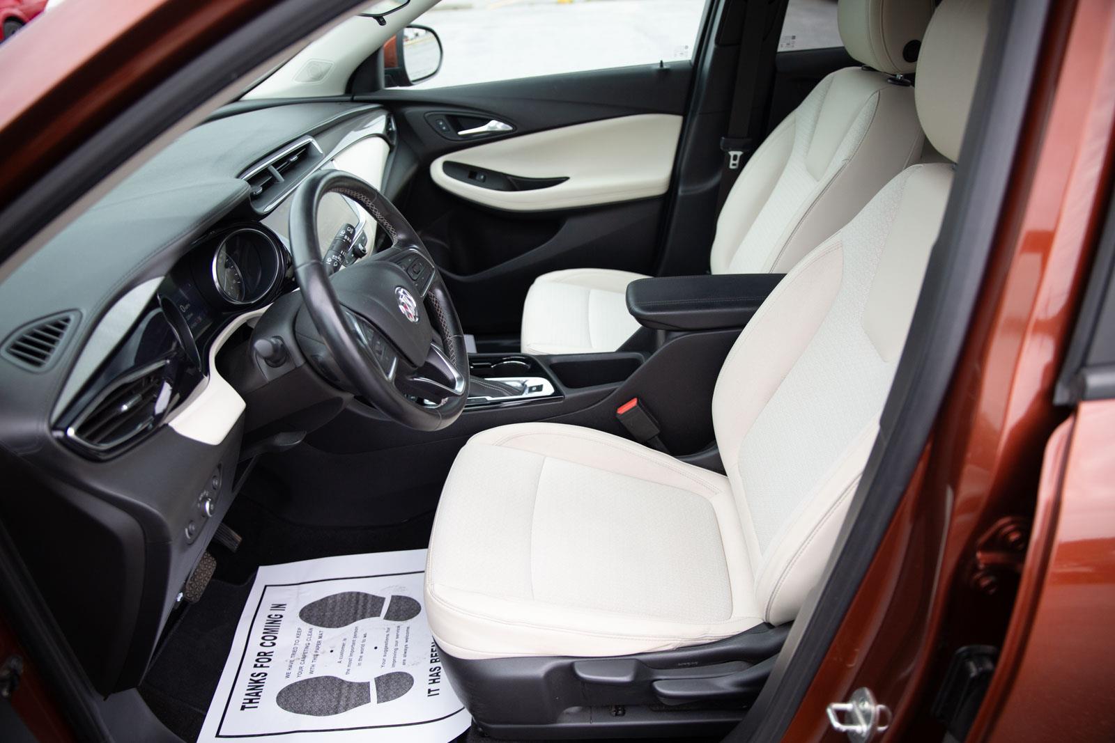 Vehicle image 21 of 25