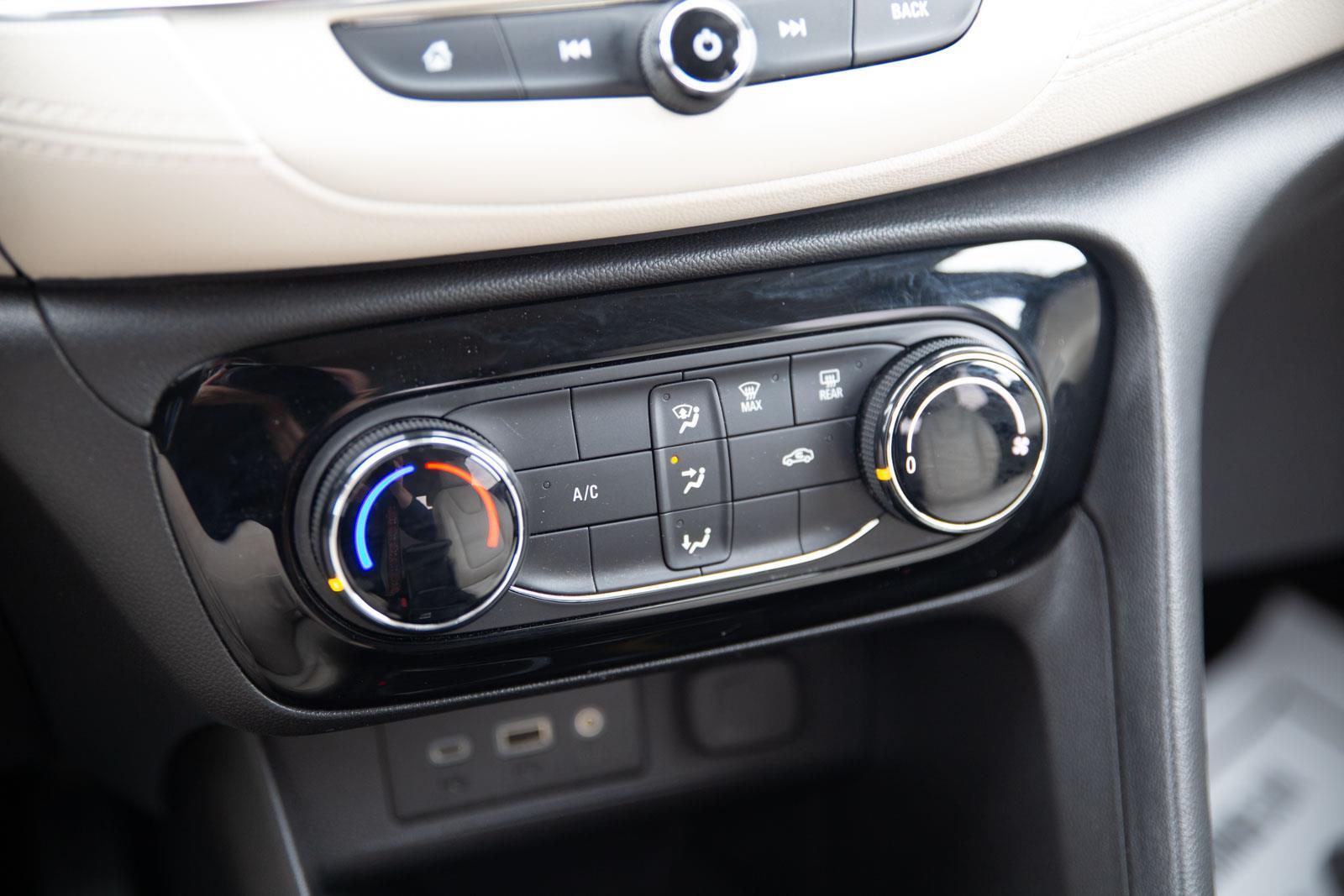 Vehicle image 14 of 25