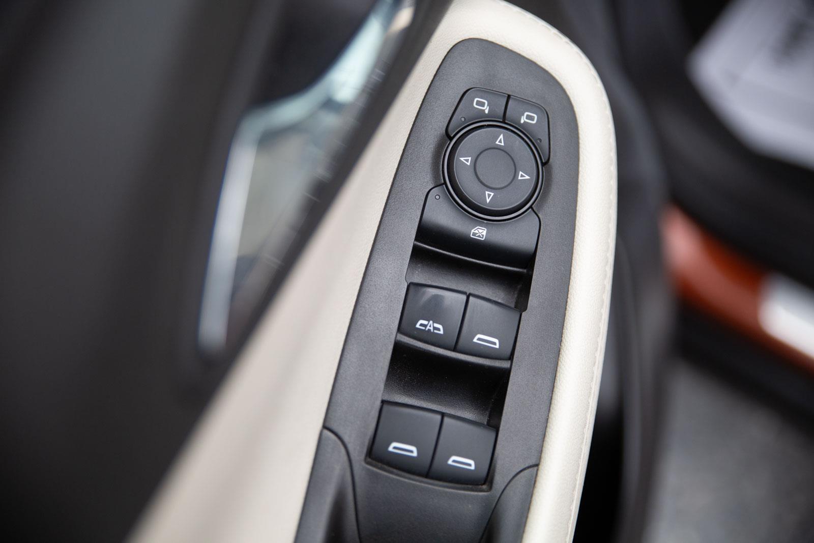 Vehicle image 20 of 25