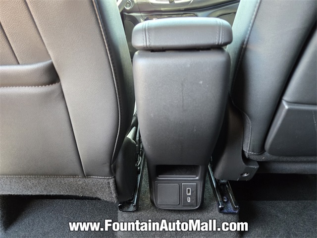 Vehicle image 15 of 27
