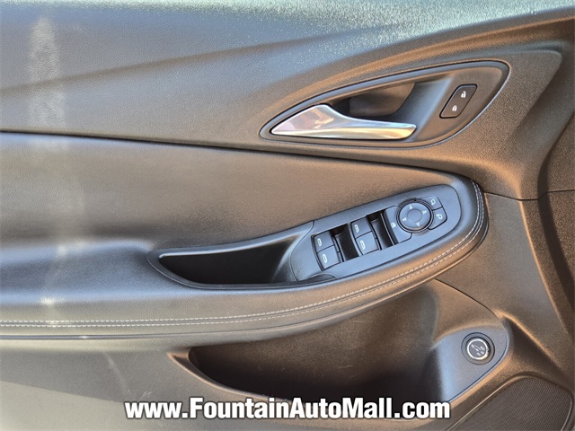 Vehicle image 22 of 27
