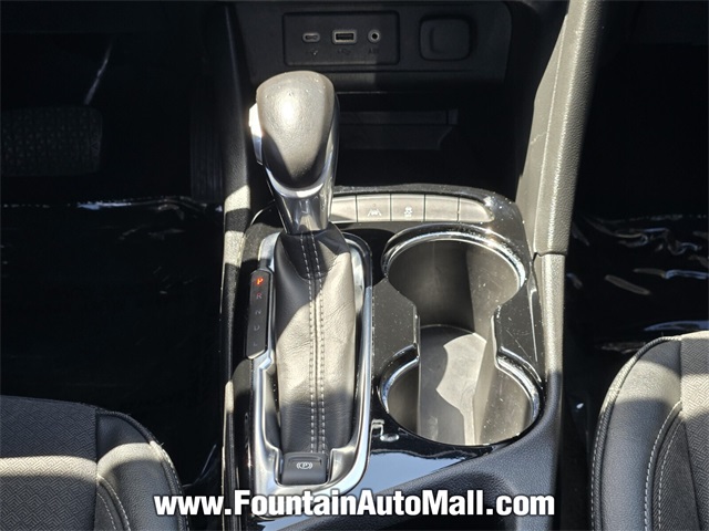 Vehicle image 14 of 27