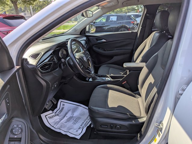 Vehicle image 16 of 25