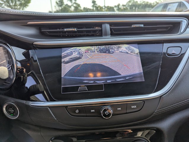 Vehicle image 21 of 25
