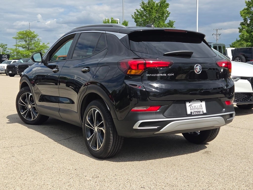 Vehicle image 8 of 33