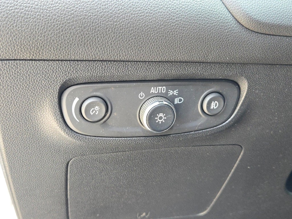 Vehicle image 24 of 33