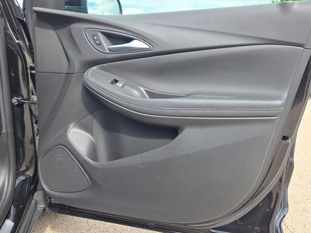 Vehicle image 12 of 33