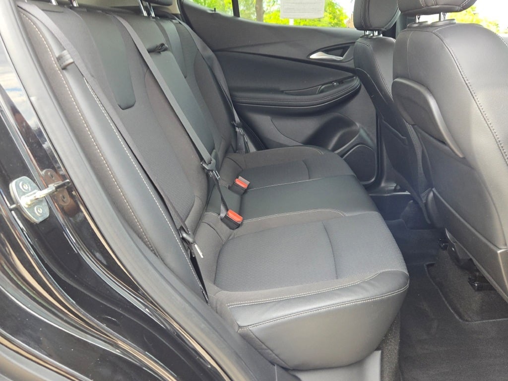 Vehicle image 13 of 33