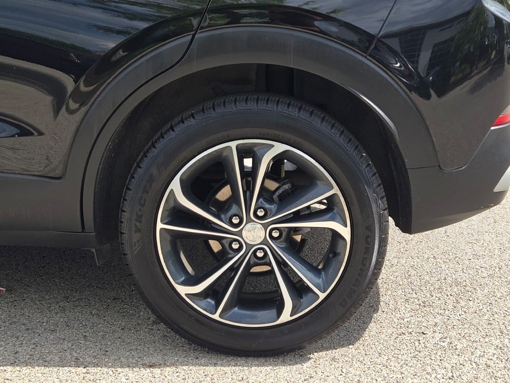 Vehicle image 15 of 33