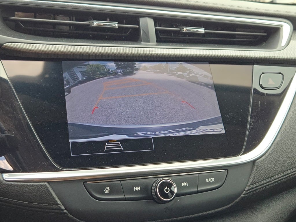 Vehicle image 28 of 33