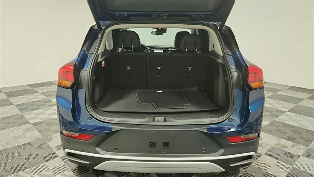Vehicle image 21 of 25