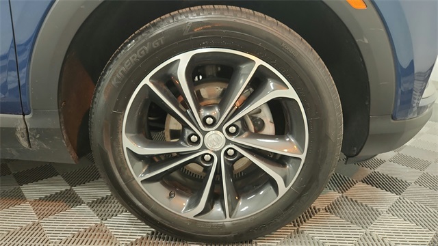 Vehicle image 23 of 25