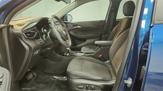 Vehicle image 16 of 25