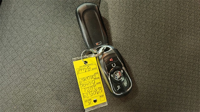 Vehicle image 19 of 25
