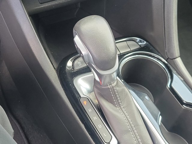 Vehicle image 26 of 32