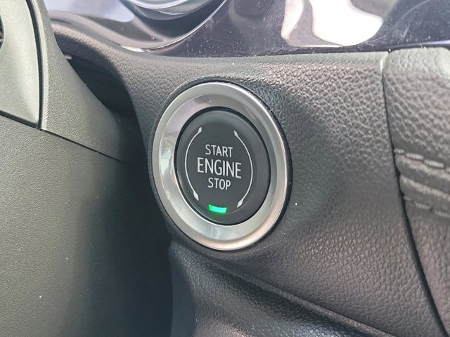 Vehicle image 28 of 32