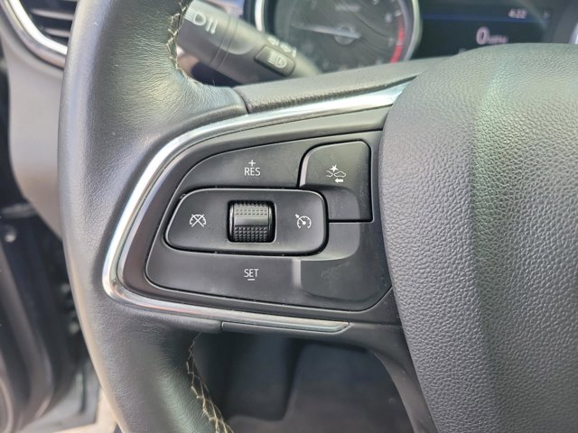 Vehicle image 18 of 32
