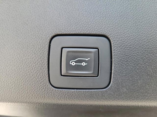 Vehicle image 9 of 32