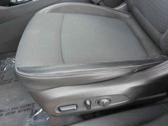 Vehicle image 27 of 35
