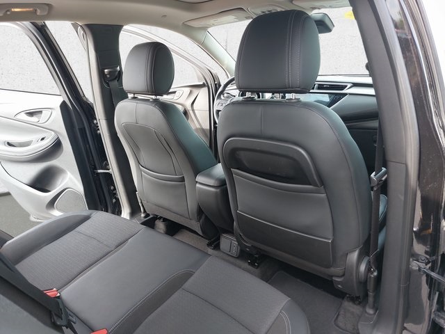 Vehicle image 10 of 35