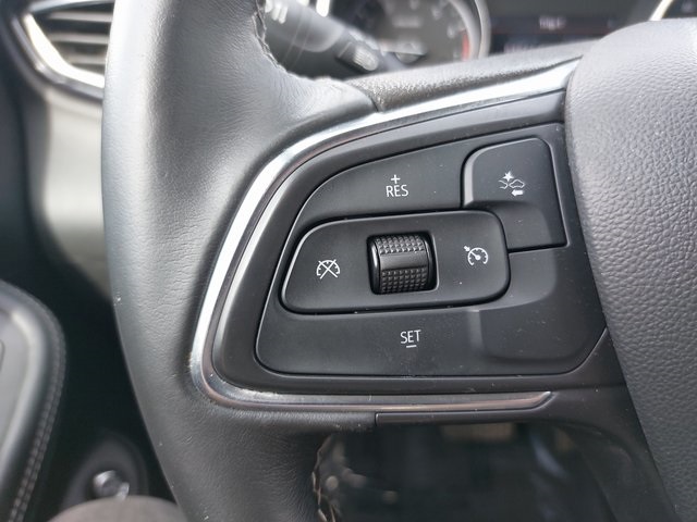 Vehicle image 17 of 35