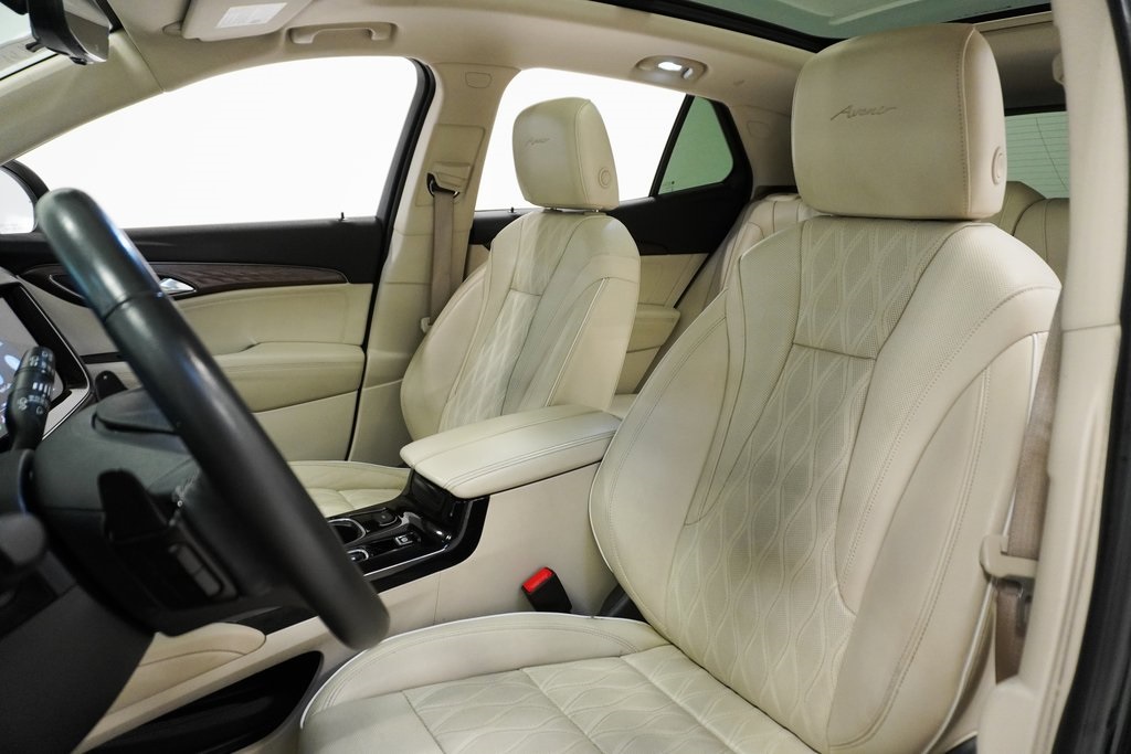 Vehicle image 11 of 34