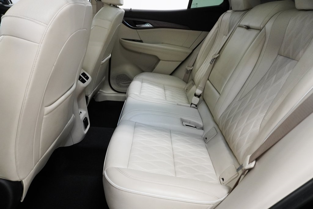 Vehicle image 19 of 34