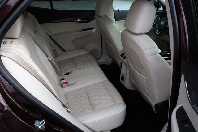 Vehicle image 20 of 23