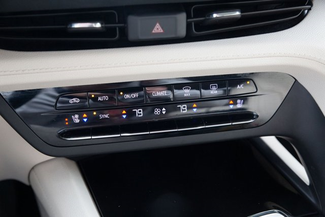 Vehicle image 12 of 23