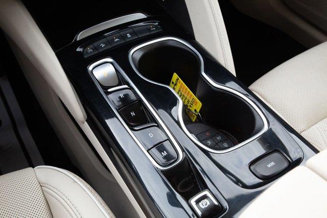 Vehicle image 13 of 23