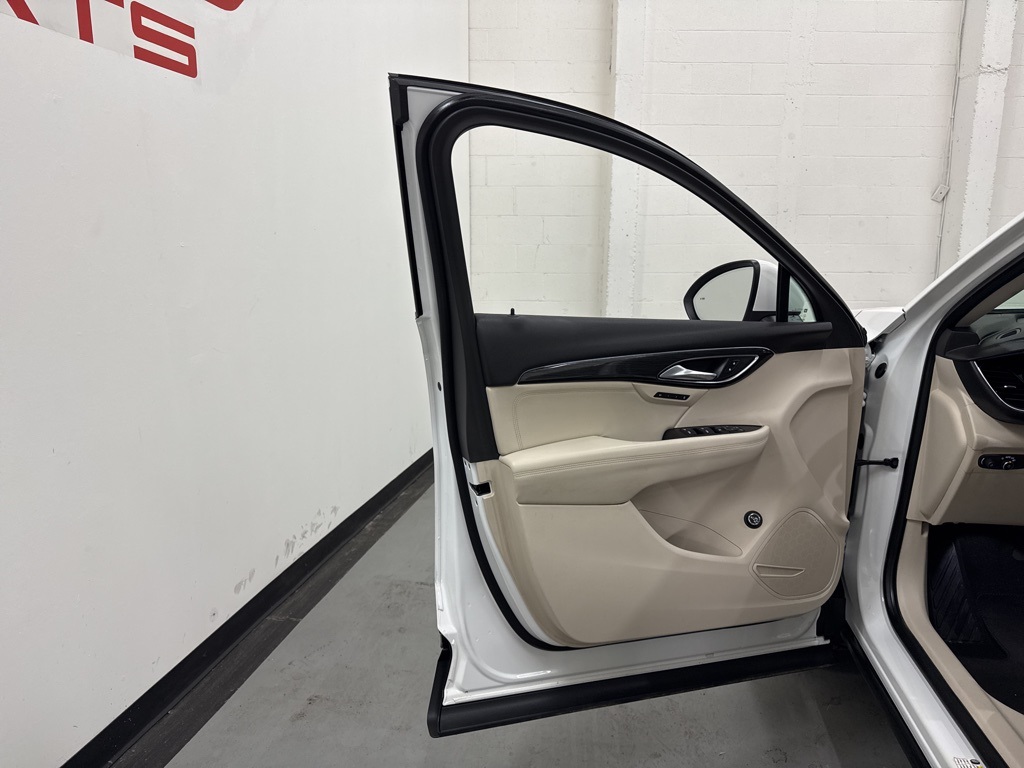 Vehicle image 35 of 62
