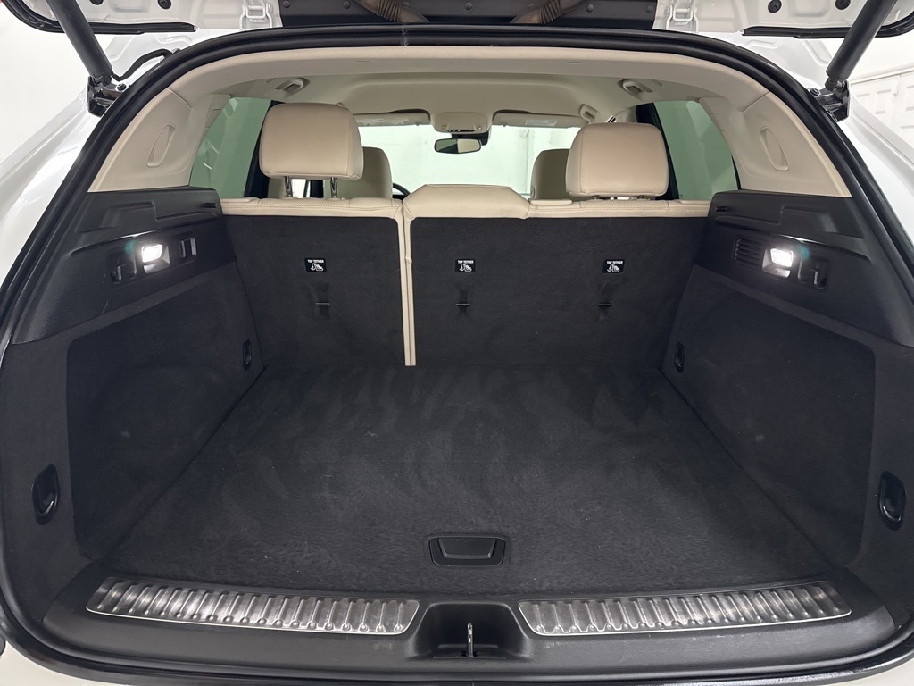Vehicle image 18 of 62