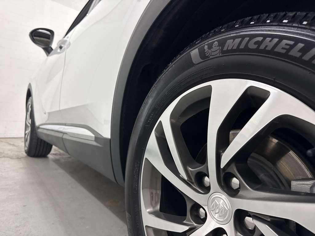 Vehicle image 21 of 62