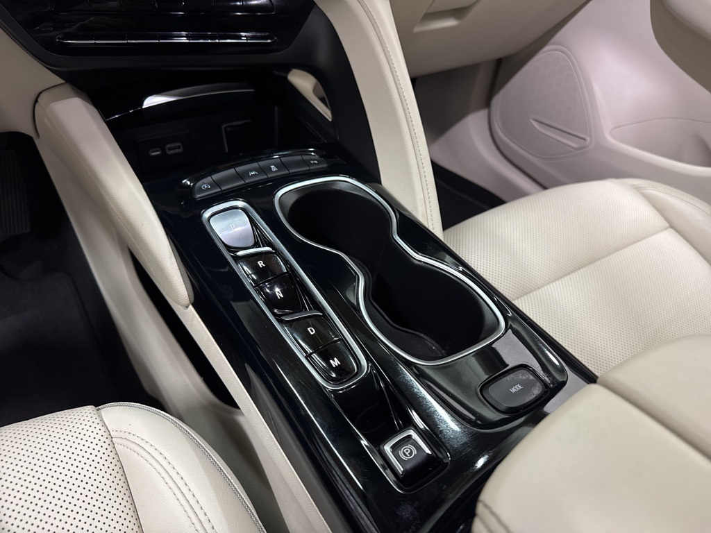 Vehicle image 41 of 62