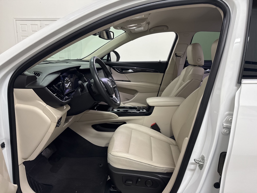 Vehicle image 27 of 62