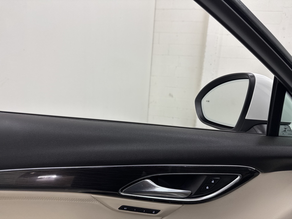 Vehicle image 36 of 62