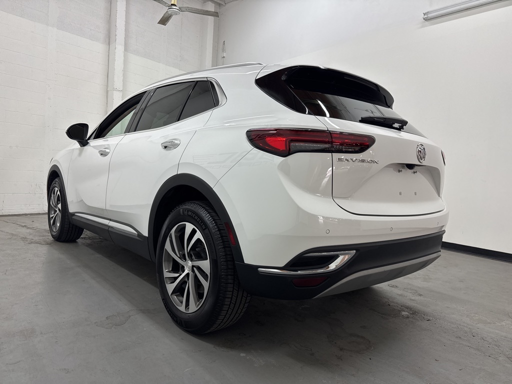 Vehicle image 9 of 62
