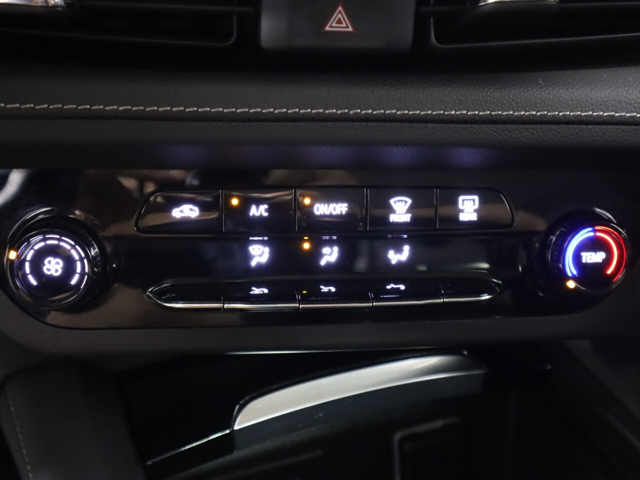 Vehicle image 19 of 40
